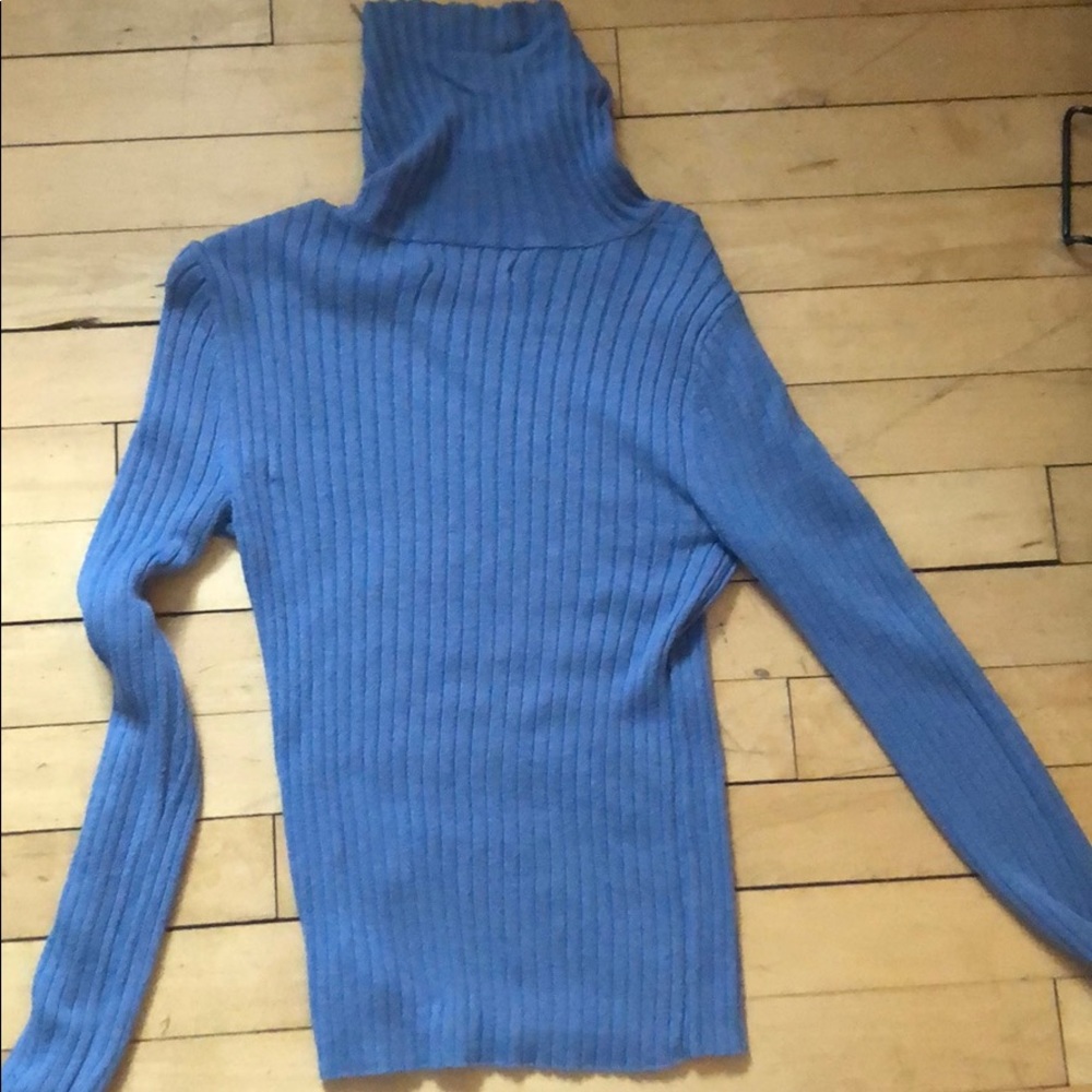 American Eagle turtleneck